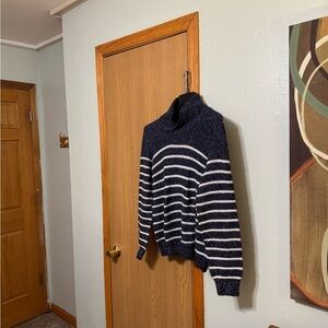 IZOD Small Blue & White Long Sleeve Mockneck Pullover Striped Sweater - EUC